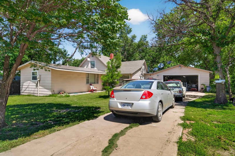 218 Main St, Walton, KS 67151