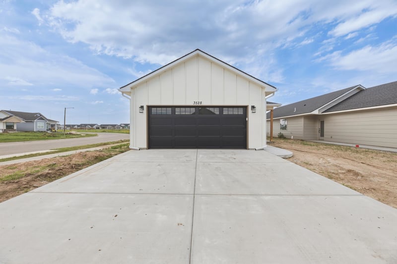 3528 Azalea St, Maize, KS 67223