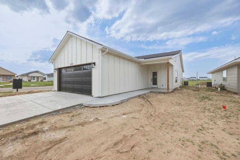 3528 Azalea St, Maize, KS 67223