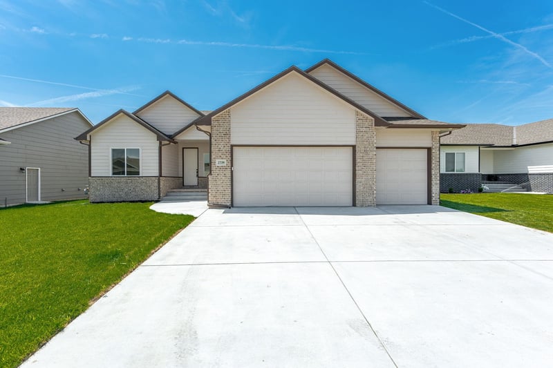 2739 E Ironstone St, Park City, KS 67219