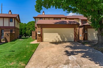 8917 W Harvest #201, Wichita, KS 67212