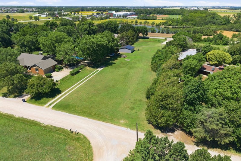 000 Forestview , Wichita, KS 67223
