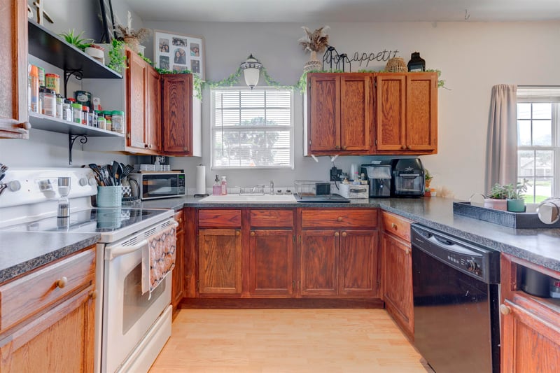 1326 Summit St, Arkansas City, KS 67156