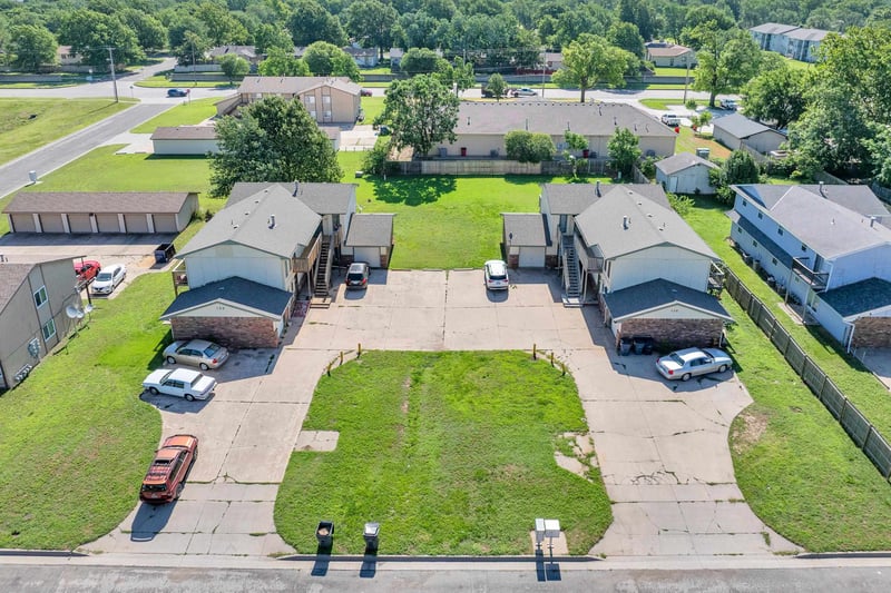 122 N Brunswick St, Wichita, KS 67212