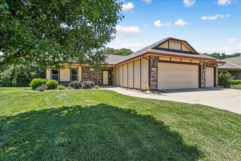 1213 Hamilton Cir, Derby, KS 67037