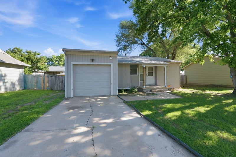 3008 Maxwell , Wichita, KS 67217