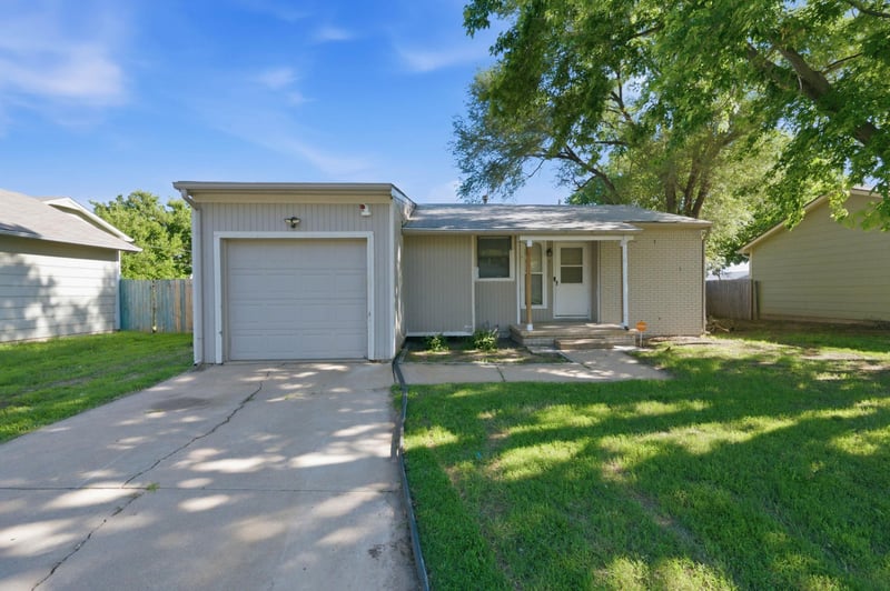 3008 Maxwell , Wichita, KS 67217
