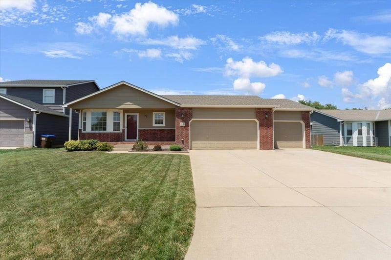 10300 Jewell Cir, Wichita, KS 67209