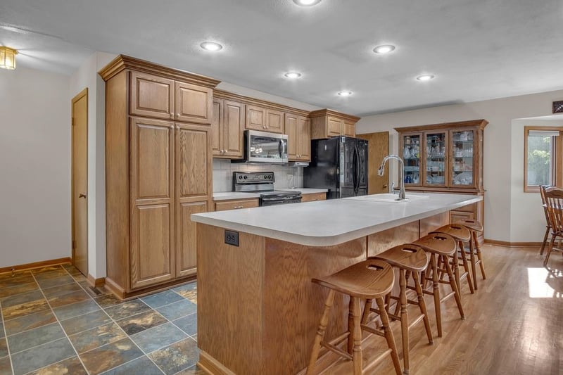 502 West , Halstead, KS 67056