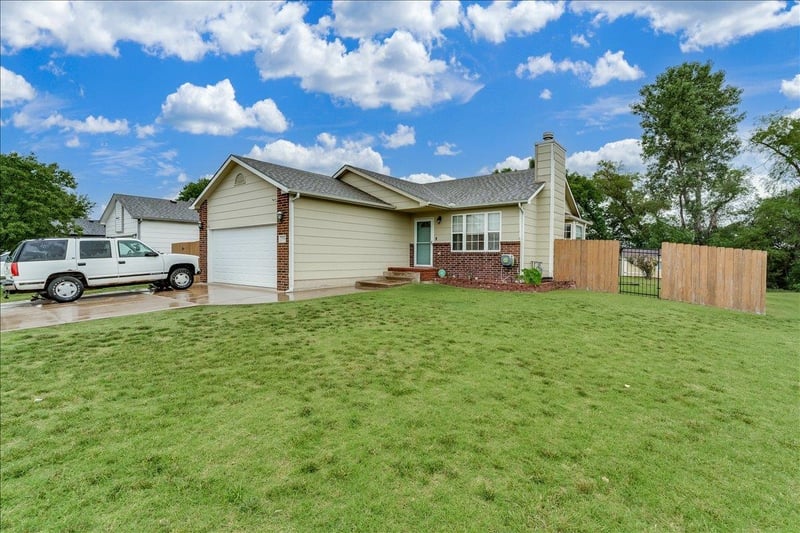 2558 E Fairchild, Park City, KS 67219