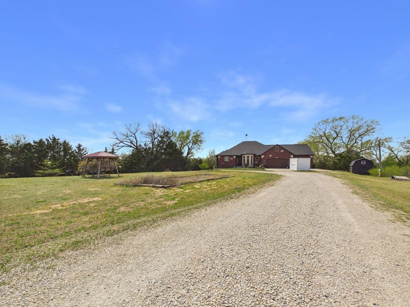 22015 101st St N, Mount Hope, KS 67108