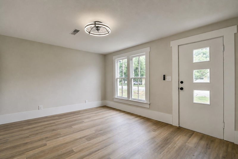 221 E 2nd, Halstead, KS 67056