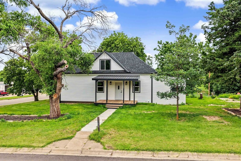 702 N Rock St, Minneapolis, KS 67467