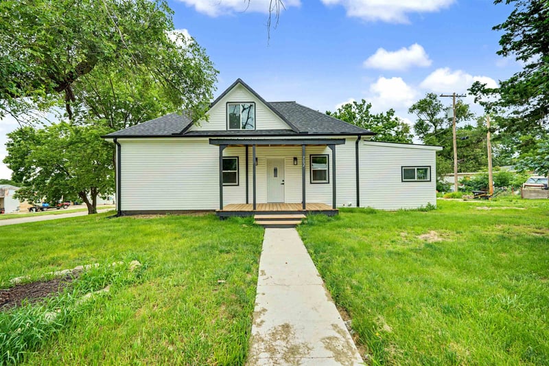 702 N Rock St, Minneapolis, KS 67467