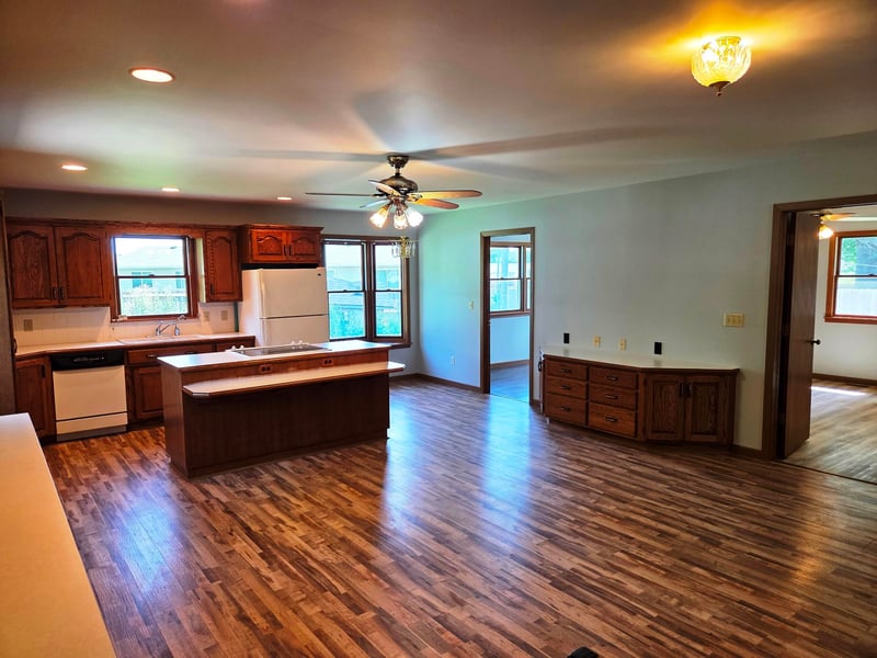 704 Northridge St, Newton, KS 67114
