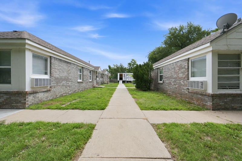 824 Water St, Wichita, KS 67213