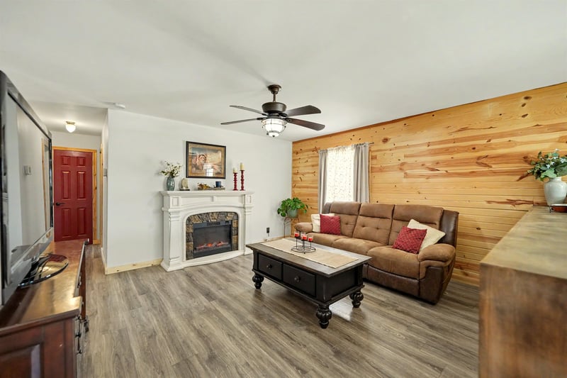 506 Bond St, Salina, KS 67401