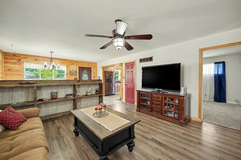 506 Bond St, Salina, KS 67401