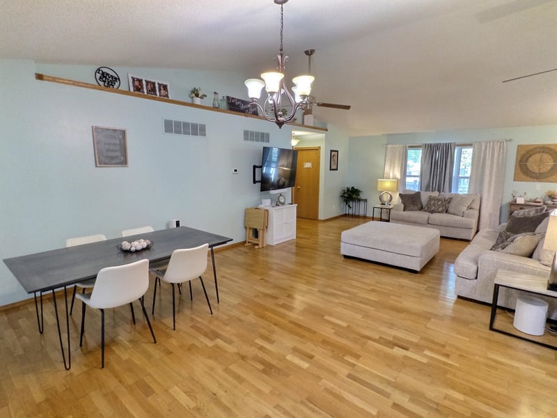 215 Prather St, Mulvane, KS 67110