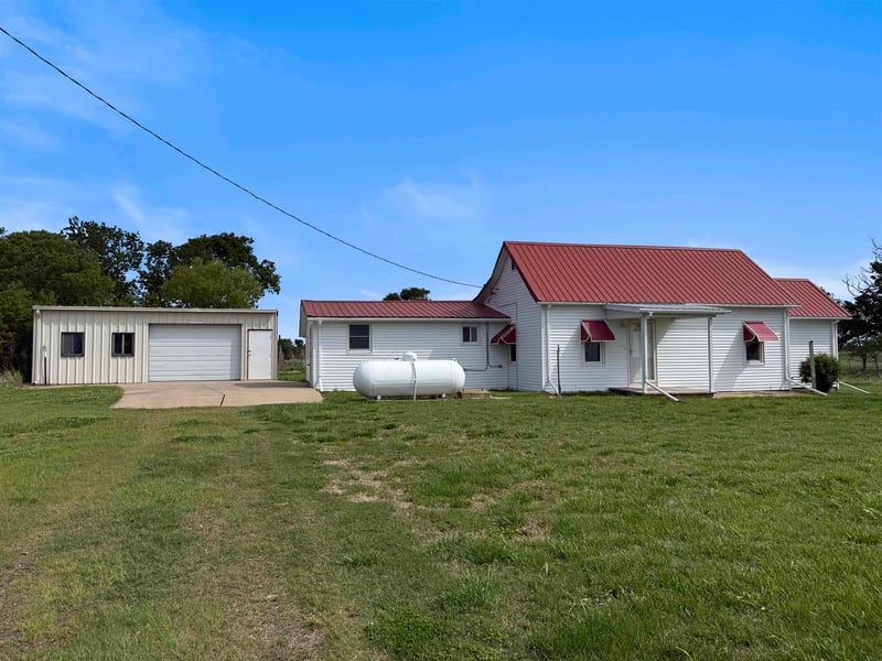 21386 172nd Rd, Burden, KS 67019