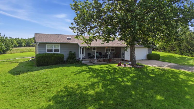 10560 SW Dennett Rd, Augusta, KS 67010