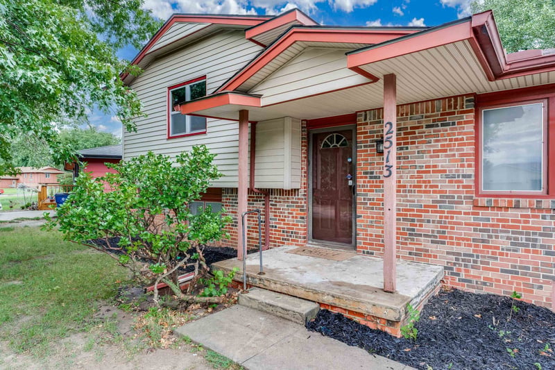 2513 Bleckley Dr, Wichita, KS 67220-3019