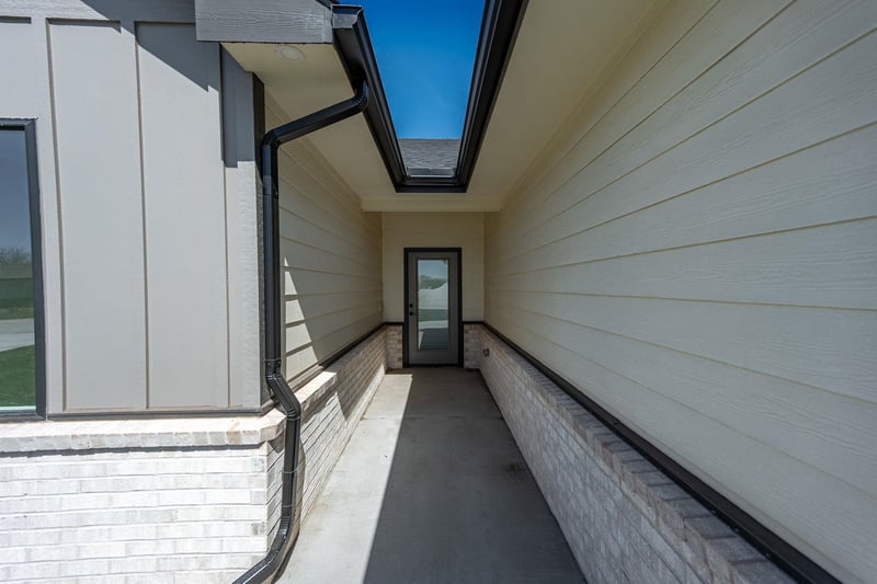 514 E Elmwood St, Park City, KS 67147-1124