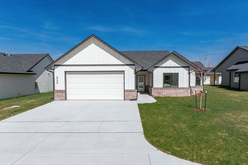 520 Elmwood St, Park City, KS 67147-1124