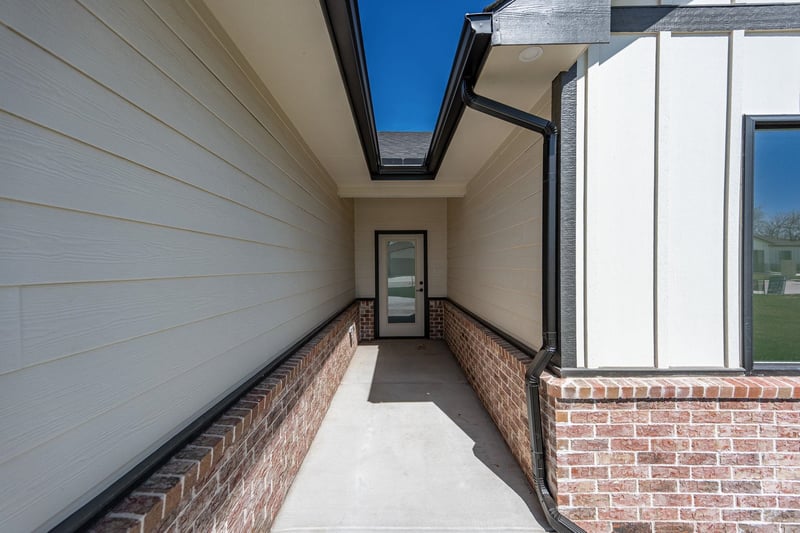 520 Elmwood St, Park City, KS 67147-1124