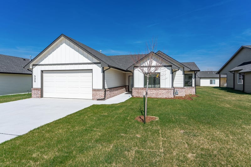 520 Elmwood St, Park City, KS 67147-1124