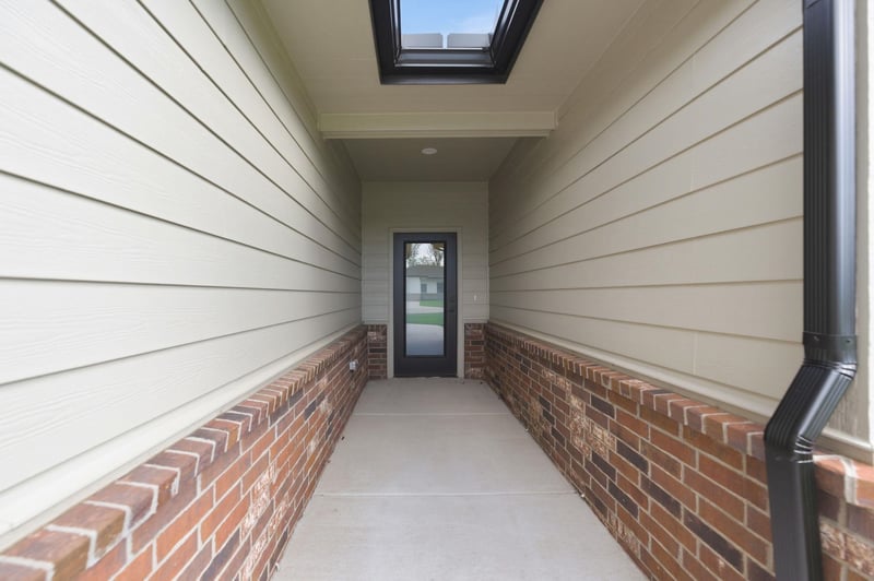 614 Elmwood St, Park City, KS 67147-1124