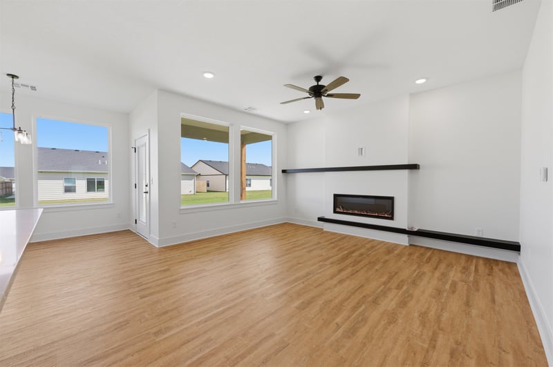 614 Elmwood St, Park City, KS 67147-1124