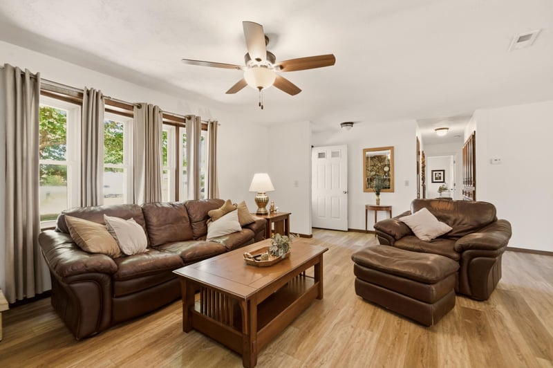 504 Ridge Way Rd, Rose Hill, KS 67133