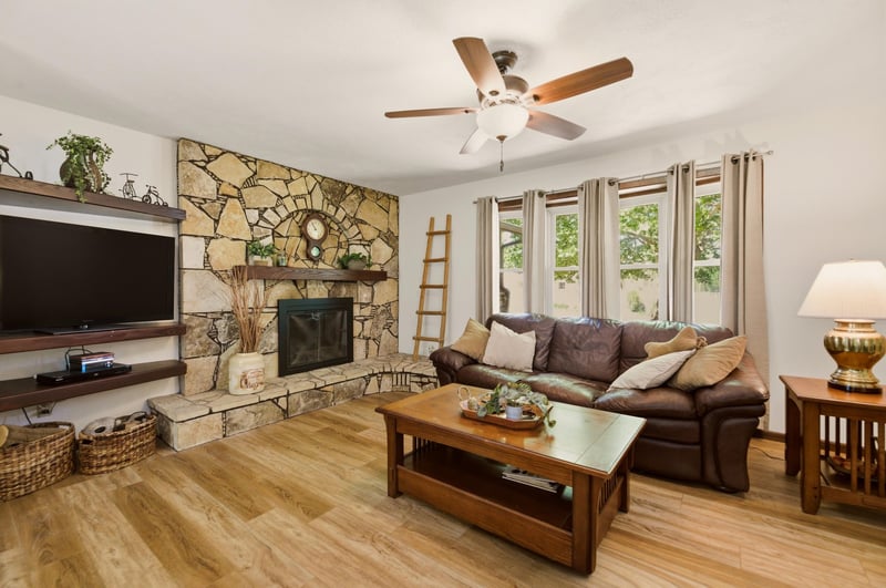 504 Ridge Way Rd, Rose Hill, KS 67133