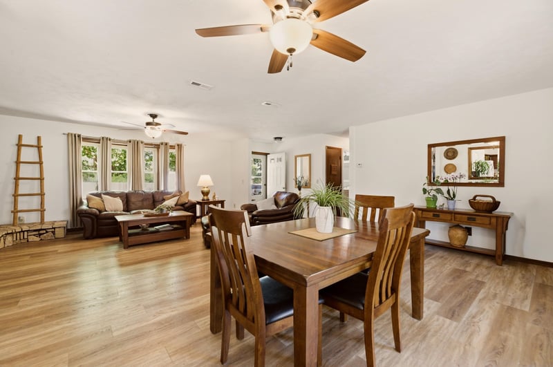 504 Ridge Way Rd, Rose Hill, KS 67133