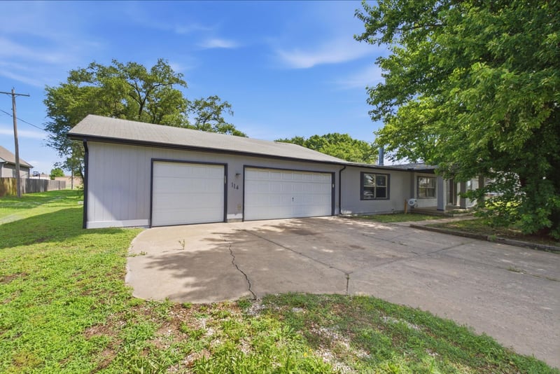 114 3rd St, Udall, KS 67146-9034