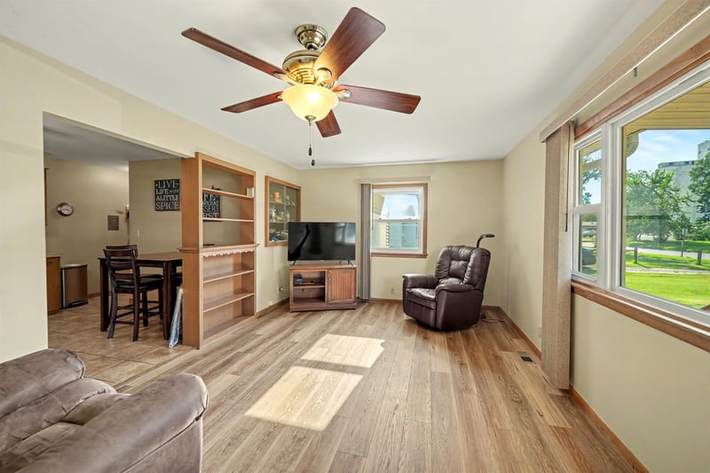 440 Lincoln St, Lindsborg, KS 67456