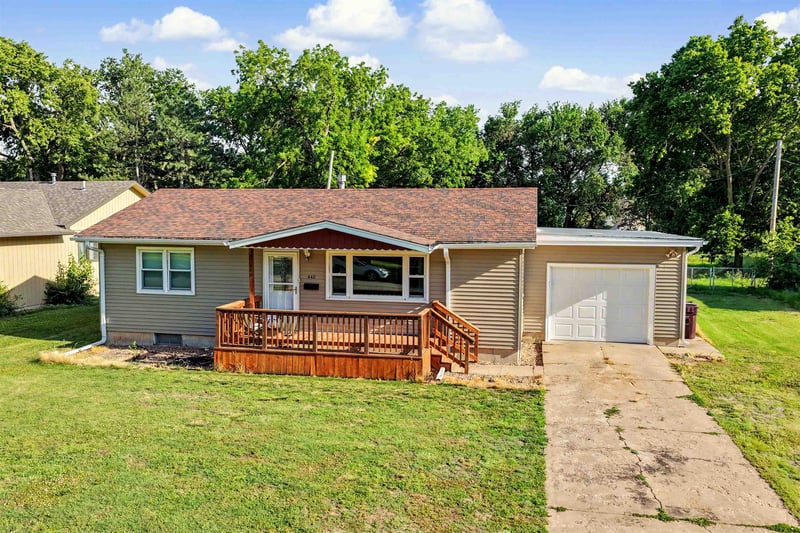 440 Lincoln St, Lindsborg, KS 67456