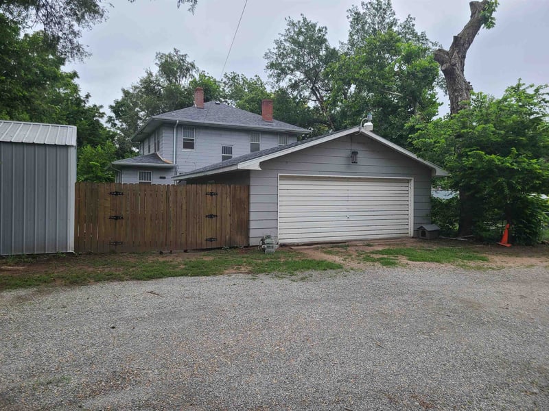 826 49th St N, Wichita, KS 67204-2817