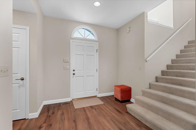 8909 Bradford Cir, Wichita, KS 67206