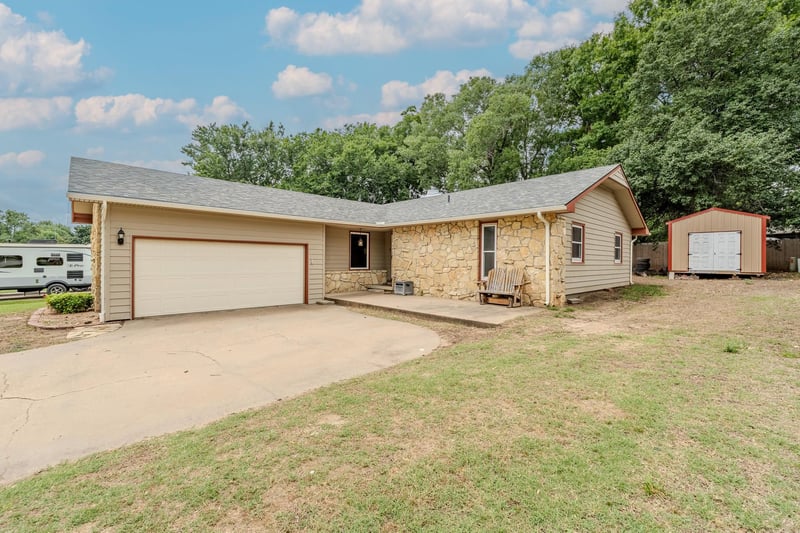 1003 Highland Dr, Arkansas City, KS 67005