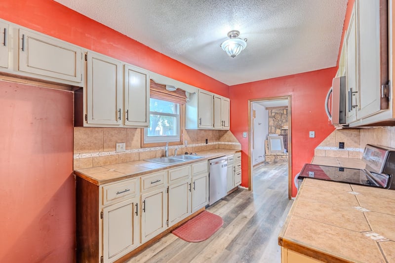 1003 Highland Dr, Arkansas City, KS 67005