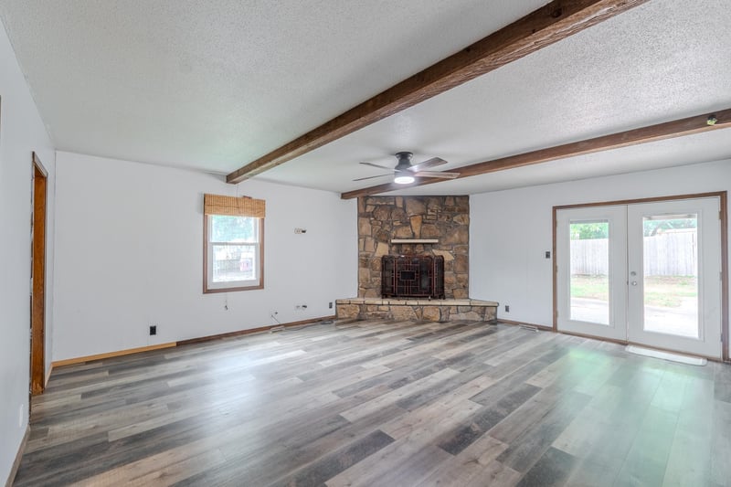 1003 Highland Dr, Arkansas City, KS 67005