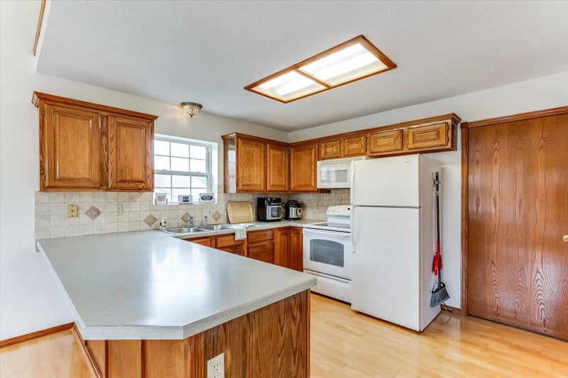 3737 Whispering Brook Ct, Wichita, KS 67220