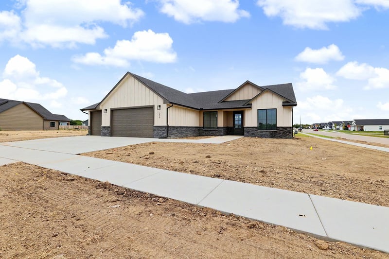 336 S Buckland St, Derby, KS 67037