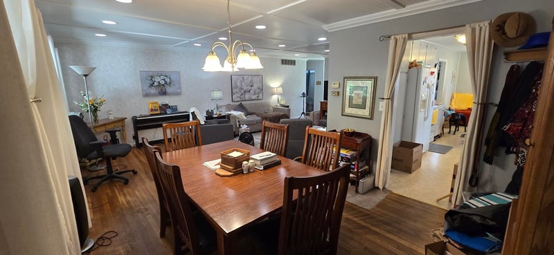 525 Santa Fe St, Newton, KS 67114