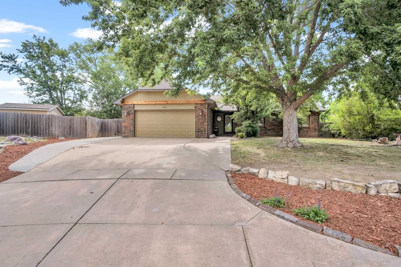 1928 Capri Cir, Wichita, KS 67207