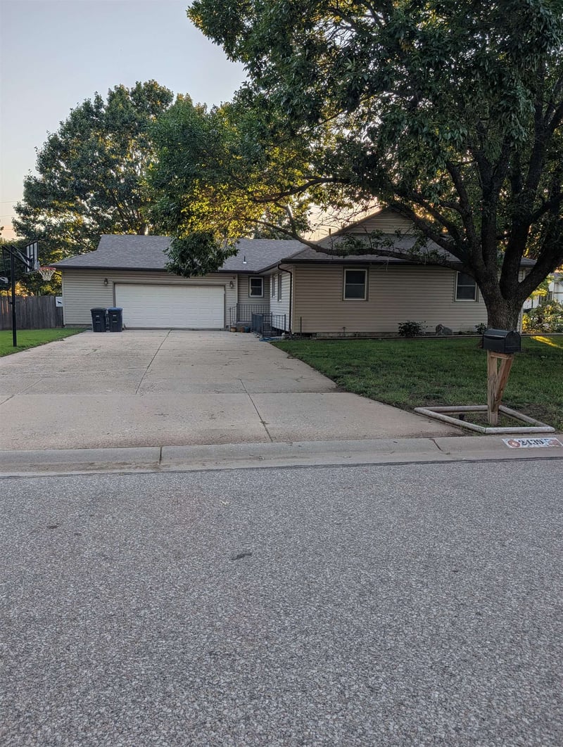 2439 Hazlett St, El Dorado, KS 67042