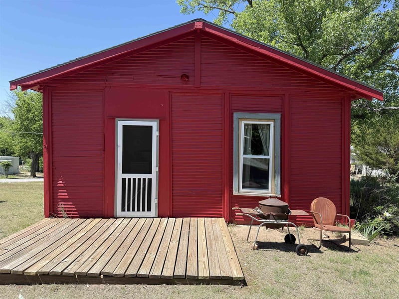 250 NE Hummingbird, Medicine Lodge, KS 67104
