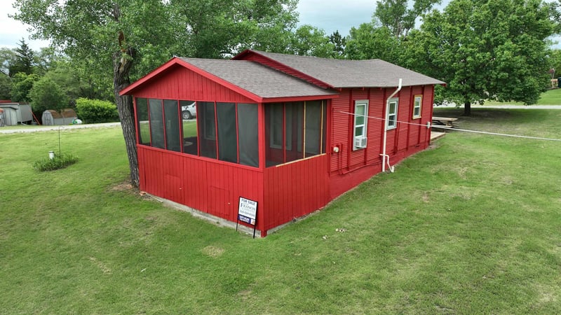 250 NE Hummingbird, Medicine Lodge, KS 67104